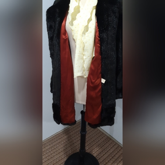 Upper Deck Vintage Faux Fur Coat - Picture 5 of 7